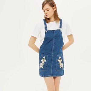 ⚡️NWOT TopShop Moto embroidered pinafore dress⚡️